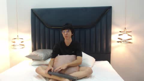 Snapshot of jeffbellfort chatting on November 2025 09:20:02 AM JeffBellfort online show from November 2025 09:20:02 AM