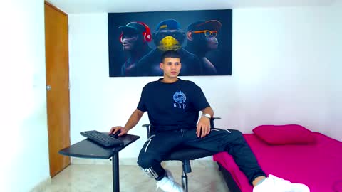 Snapshot of jeffer21_hot chatting on January 2025 07:06:02 AM jeffer21_hot online show from January 2025 07:06:02 AM