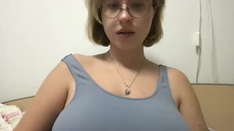 Snapshot of jelly_gum chatting on October 2025 12:03:02 PM Inna online show from October 2025 12:03:02 PM
