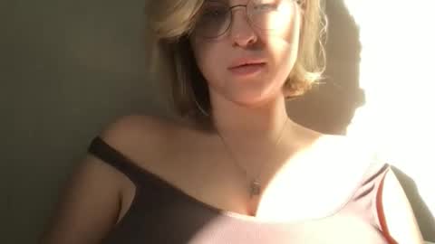 Inna  online show from November 2025 07:58:01 AM