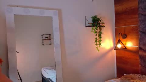 Jena  online show from October 2025 02:49:01 PM