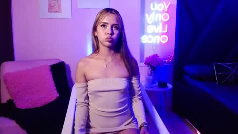 jeni_fire online show from May 2026 01:26:01 PM
