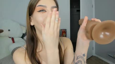 Snapshot of jenie_fire chatting on December 2024 07:29:01 PM Dolly online show from December 2024 07:29:01 PM