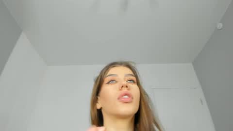 Snapshot of jenie_fire chatting on December 2024 04:25:01 PM Dolly online show from December 2024 04:25:01 PM