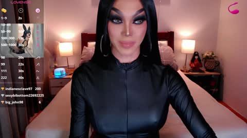 Queen Jenifer online show from January 2025 11:08:01 PM