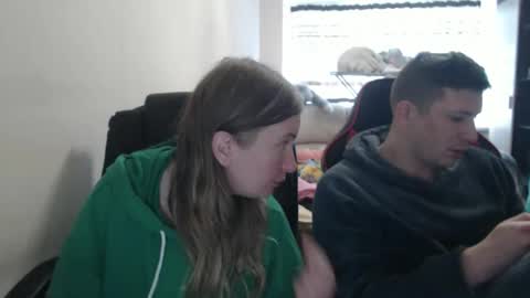 Snapshot of jenisandpeter chatting on October 2025 08:04:02 AM JenisAndPeter online show from October 2025 08:04:02 AM