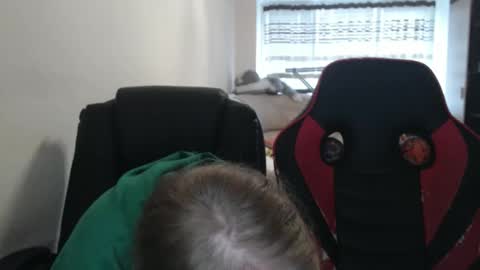 Snapshot of jenisandpeter chatting on October 2025 06:03:02 AM JenisAndPeter online show from October 2025 06:03:02 AM