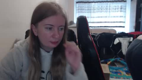 Snapshot of jenisandpeter chatting on October 2025 07:45:02 AM JenisAndPeter online show from October 2025 07:45:02 AM