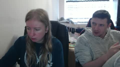 Snapshot of jenisandpeter chatting on November 2025 08:06:01 AM JenisAndPeter online show from November 2025 08:06:01 AM