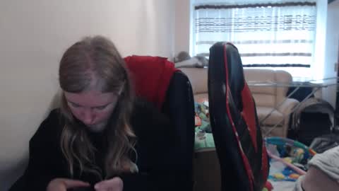 Snapshot of jenisandpeter chatting on November 2025 08:02:01 AM JenisAndPeter online show from November 2025 08:02:01 AM