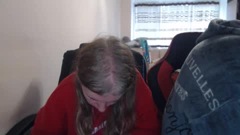 Snapshot of jenisandpeter chatting on November 2025 08:39:02 AM JenisAndPeter online show from November 2025 08:39:02 AM