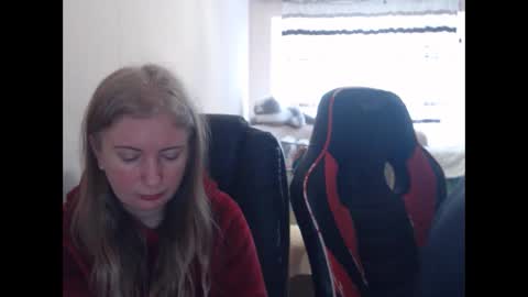 Snapshot of jenisandpeter chatting on February 2026 08:01:02 AM JenisAndPeter online show from February 2026 08:01:02 AM