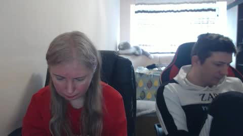 JenisAndPeter online show from April 2026 07:02:01 AM