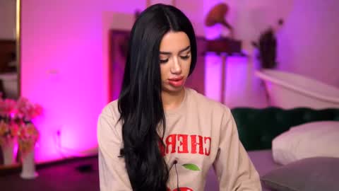 Snapshot of jenna_day chatting on March 2025 06:13:02 AM jenna_day online show from March 2025 06:13:02 AM