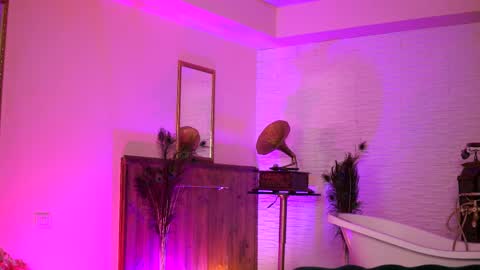 Snapshot of jenna_day chatting on March 2025 04:12:02 AM jenna_day online show from March 2025 04:12:02 AM