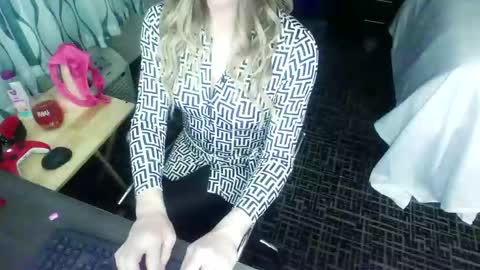 Jenna Cross online show from February 2025 09:27:02 PM