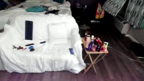 Jenna Cross online show from January 2026 11:40:02 PM