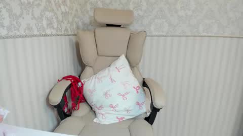 Jennifer online show from November 2025 06:21:01 PM