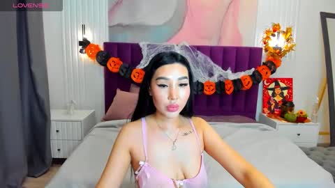 Jennifer online show from November 2025 07:10:02 AM