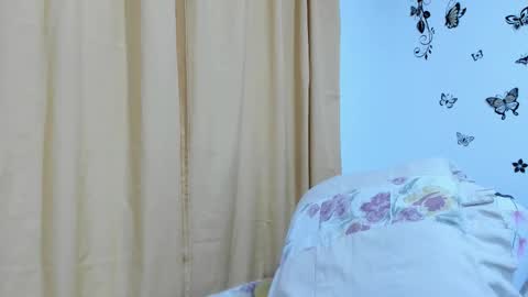 Snapshot of jenniferloveyou chatting on October 2025 09:19:02 AM jenniferloveyou online show from October 2025 09:19:02 AM