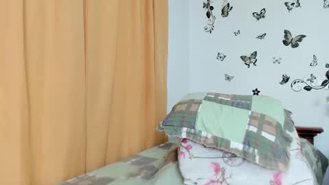 Snapshot of jenniferloveyou chatting on November 2025 04:18:02 PM jenniferloveyou online show from November 2025 04:18:02 PM