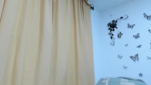 Snapshot of jenniferloveyou chatting on November 2025 10:14:01 PM jenniferloveyou online show from November 2025 10:14:01 PM