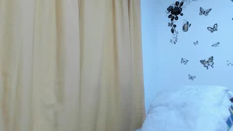 Snapshot of jenniferloveyou chatting on February 2026 05:01:01 PM jenniferloveyou online show from February 2026 05:01:01 PM