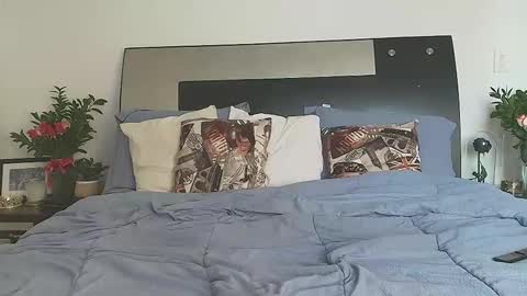 Jenn online show from December 2025 07:10:02 PM