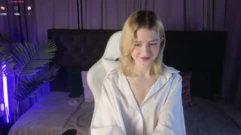jenny_bunny_ online show from March 2025 01:37:02 AM