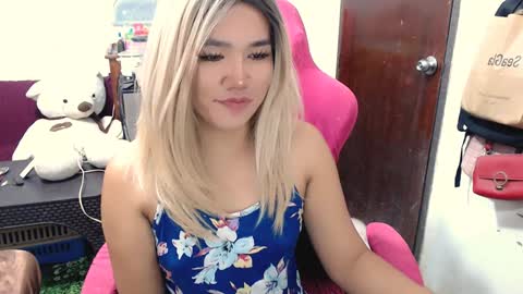 Snapshot of jenny_fromphil chatting on December 2024 04:20:01 PM Jenny online show from December 2024 04:20:01 PM