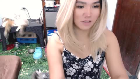 Snapshot of jenny_fromphil chatting on February 2025 05:30:02 PM Jenny online show from February 2025 05:30:02 PM