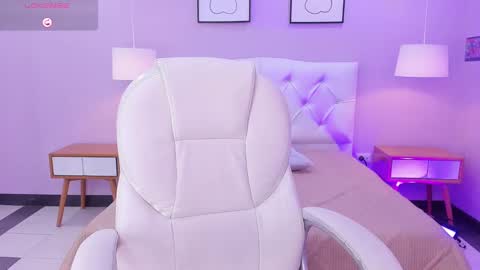 Snapshot of jenny_golden1 chatting on February 2025 02:37:01 PM Jenny online show from February 2025 02:37:01 PM