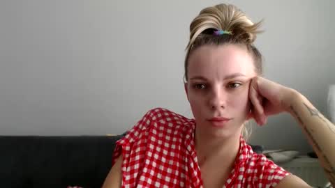 jennyfrost online show from November 2025 12:16:02 PM