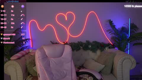 Snapshot of jennyyluv chatting on January 2025 11:07:01 PM JENNY online show from January 2025 11:07:01 PM