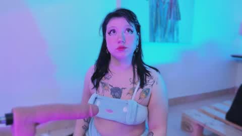 Angela online show from September 2025 11:44:01 AM