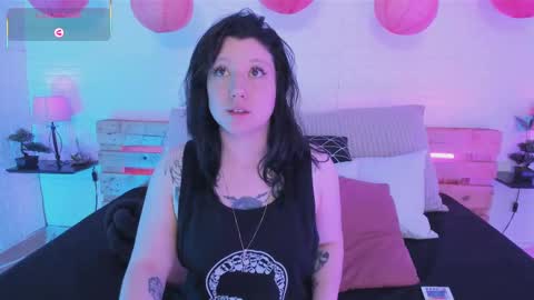 Angela online show from September 2025 11:33:02 AM