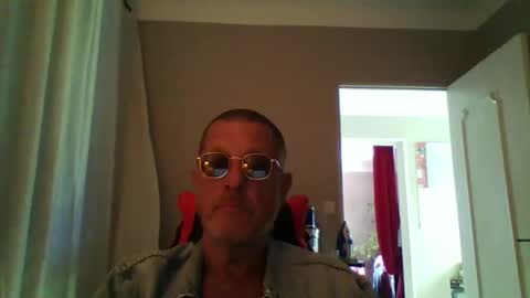 Snapshot of jerflor chatting on October 2025 02:04:02 PM jerflor online show from October 2025 02:04:02 PM