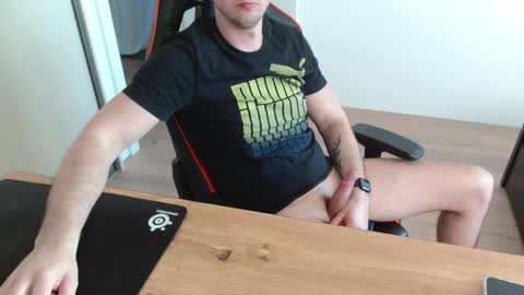 Boy likes daddies online show from March 2026 04:12:01 PM