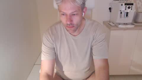 jeroen84nl online show from November 2025 05:19:02 AM