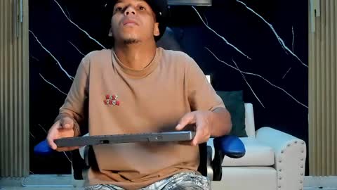 jerr_max1 online show from May 2026 11:54:02 PM