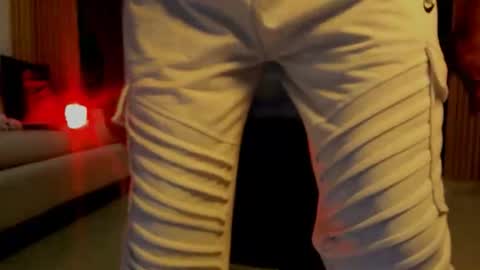 jerr_max1 online show from May 2026 05:24:01 AM