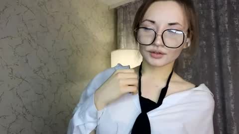 Lily online show from May 2026 02:43:01 PM