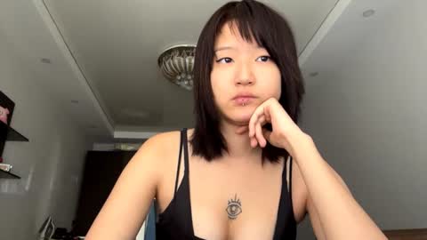 Snapshot of jesicalozaya chatting on July 2026 05:43:02 AM Emi online show from July 2026 05:43:02 AM