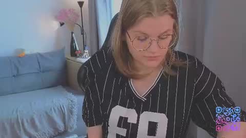 Snapshot of jess0e9 chatting on June 2026 02:42:01 PM JessieVibes online show from June 2026 02:42:01 PM