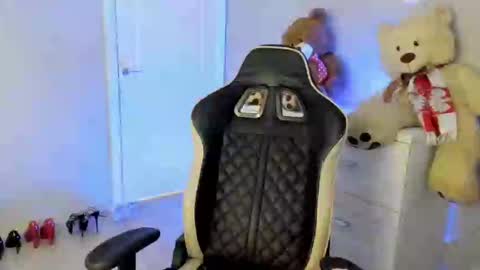 jess1ca_rabb1t online show from January 2025 01:44:02 PM