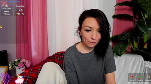 Snapshot of jessica_tiny chatting on January 2025 06:13:02 AM Jessica online show from January 2025 06:13:02 AM