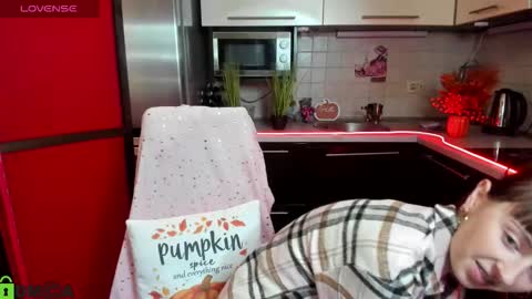 jessicaforris online show from December 2025 08:01:01 AM