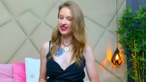 Snapshot of jessicagibson chatting on June 2026 06:56:01 PM Jessica online show from June 2026 06:56:01 PM