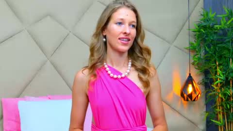 Snapshot of jessicagibson chatting on August 2026 08:44:01 PM Jessica online show from August 2026 08:44:01 PM