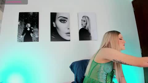 JESSI AND NAOMI online show from January 2025 03:51:01 AM